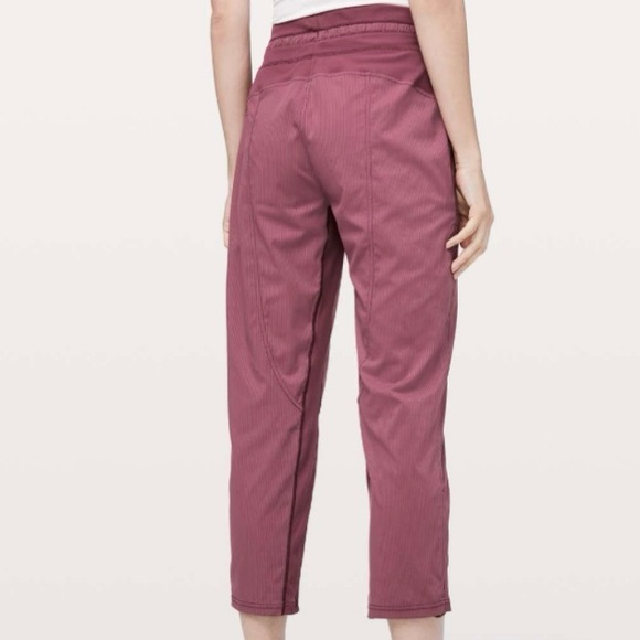LULULEMON Athletica Dance Studio Crop 25" Misty Merlot Size 6 - Picture 2 of 15